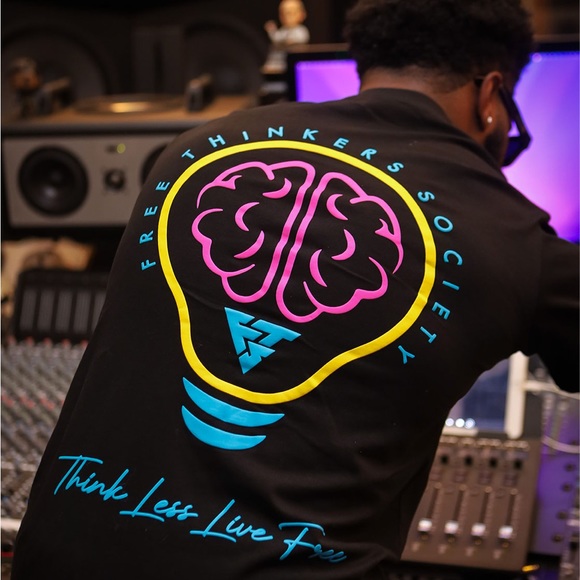 Free Thinkers Tee - Picture 4 of 4